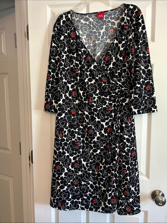 Anne Klein Dresses & Skirts - Anne Klein Black & White Floral Wrap Dress with Red Accents